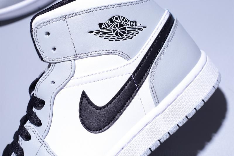 Air Jordan 1 AJ1 Mid – Light Smoke Grey
