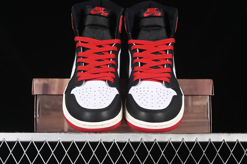 Air Jordan 1 AJ1 Retro High - Black Toe Reimagined