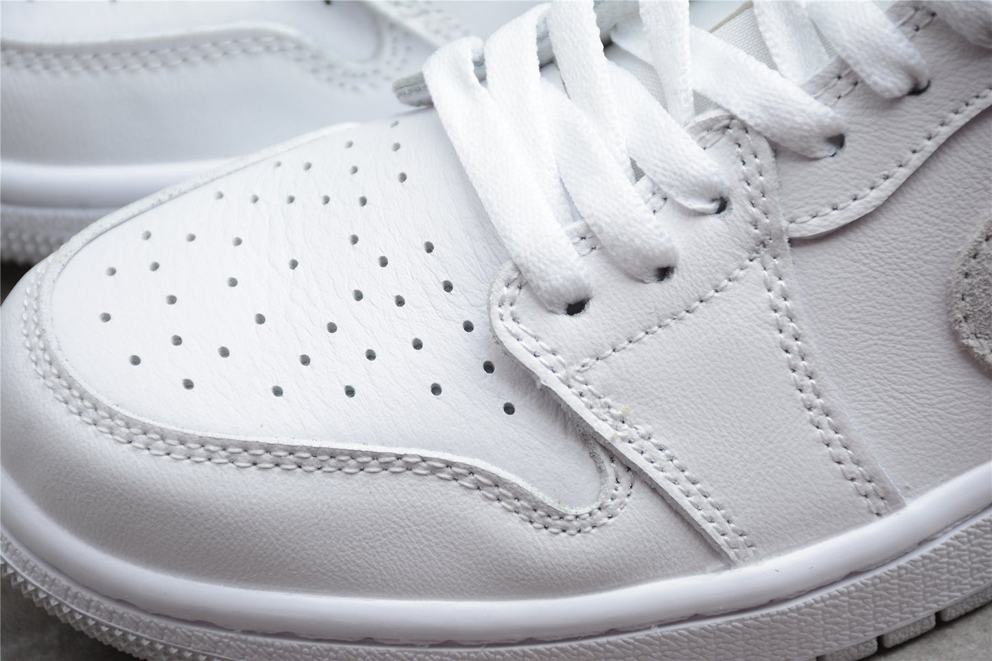 Air Jordan 1 AJ1 Low – Neutral Grey