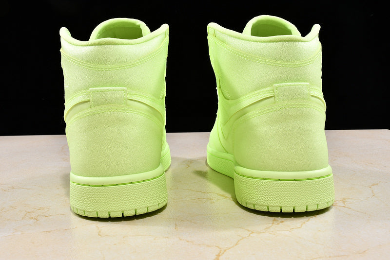 Air Jordan 1 AJ1 Retro High - Barely Volt