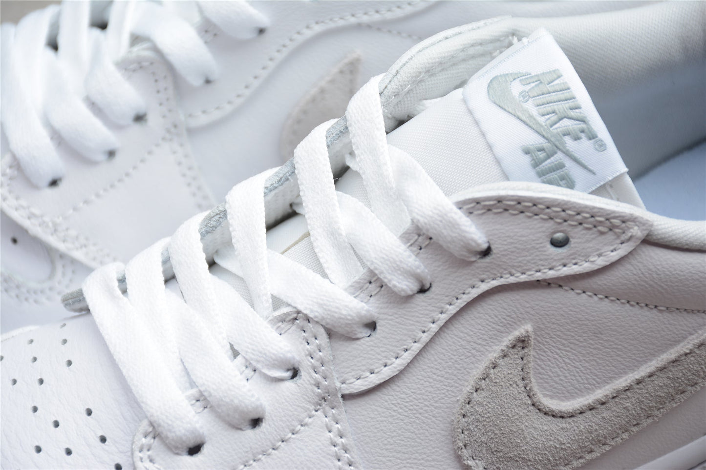 Air Jordan 1 AJ1 Low – Neutral Grey