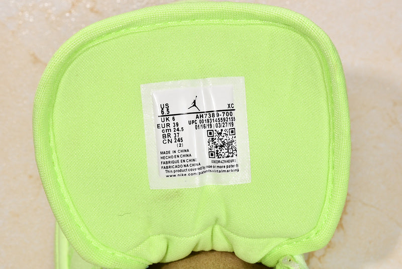 Air Jordan 1 AJ1 Retro High - Barely Volt