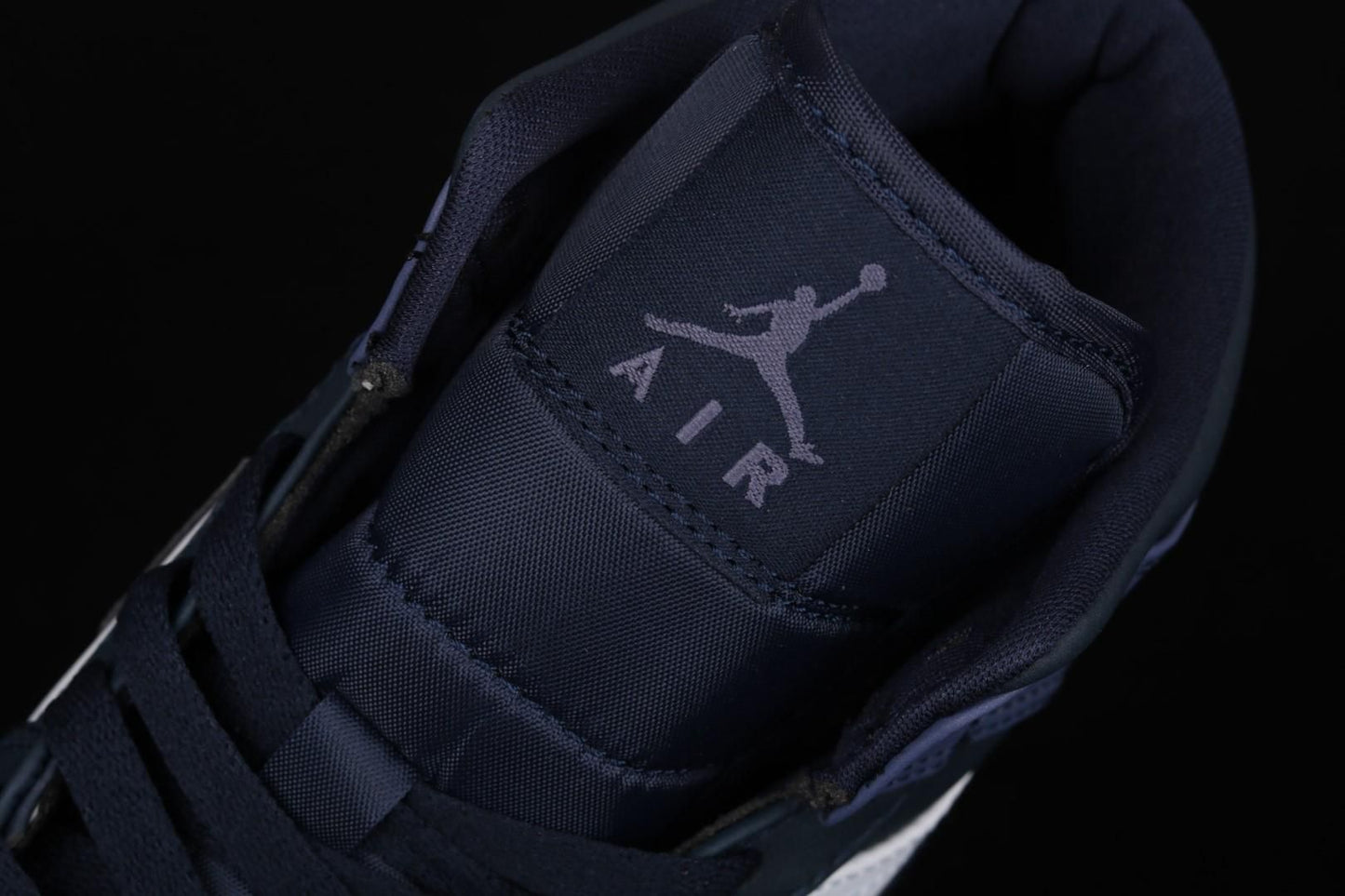 Air Jordan 1 AJ1 Mid – Sanded Purple