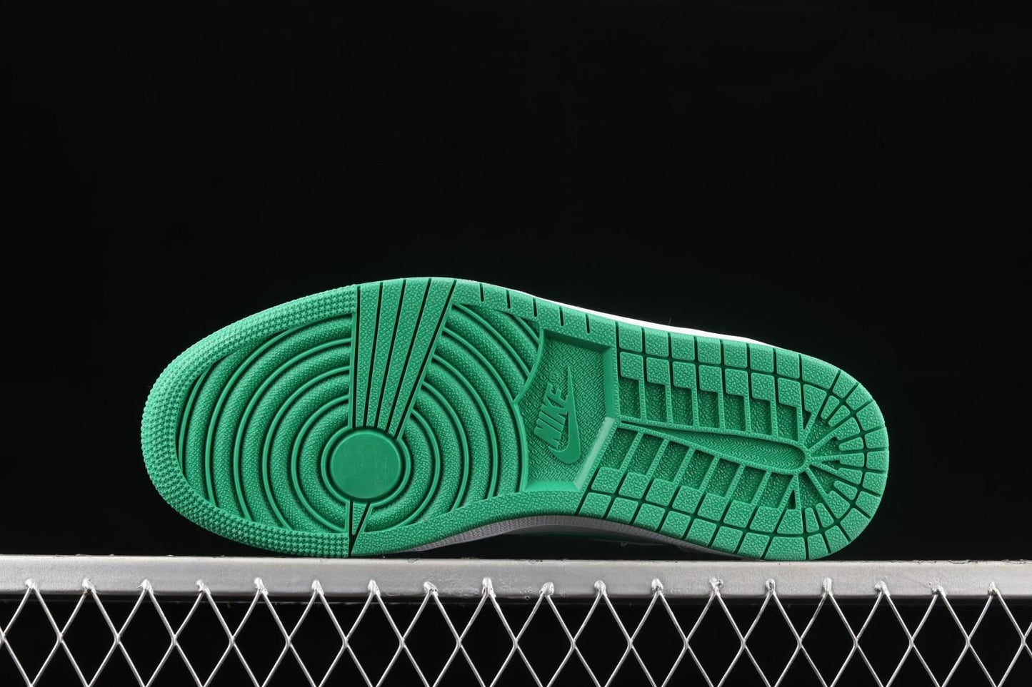 Air Jordan 1 AJ1 Mid – Grey Pine Green