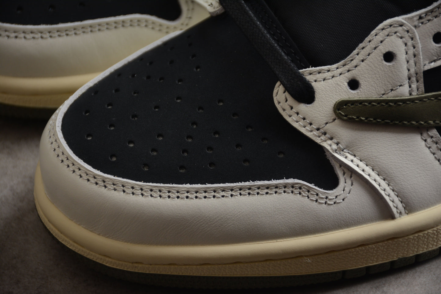 Travis Scott x Air Jordan 1 Low AJ1 – Olive