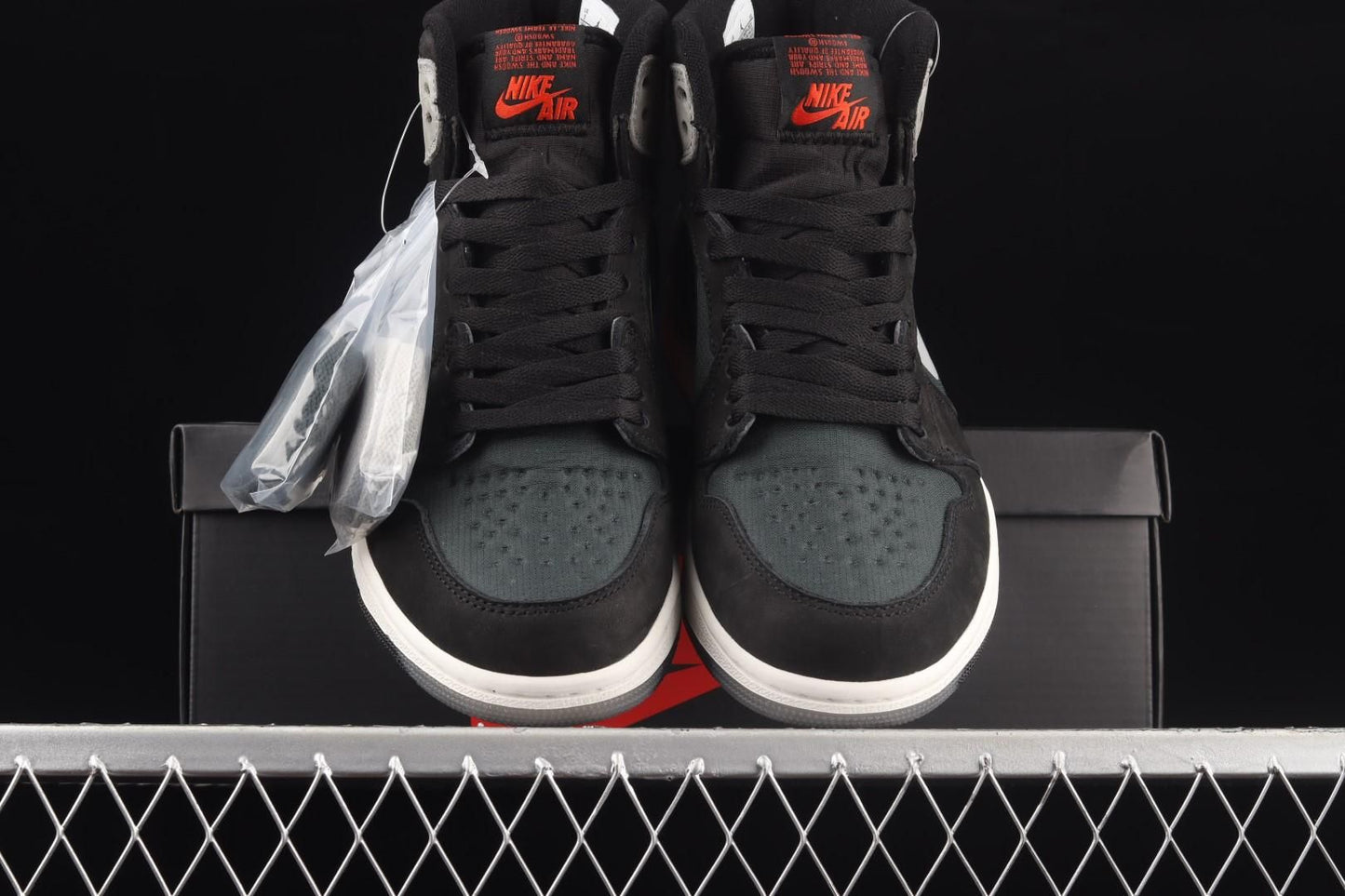 Air Jordan 1 AJ1 Retro High Element Gore-Tex - Black Particle Grey