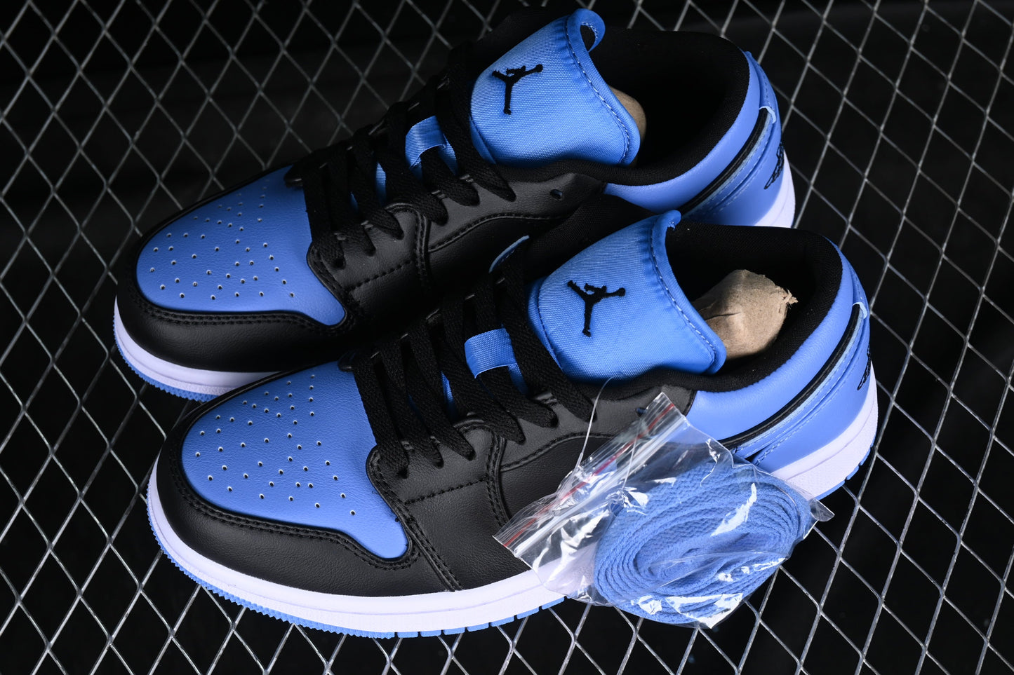 Air Jordan 1 AJ1 Low – Black University Blue
