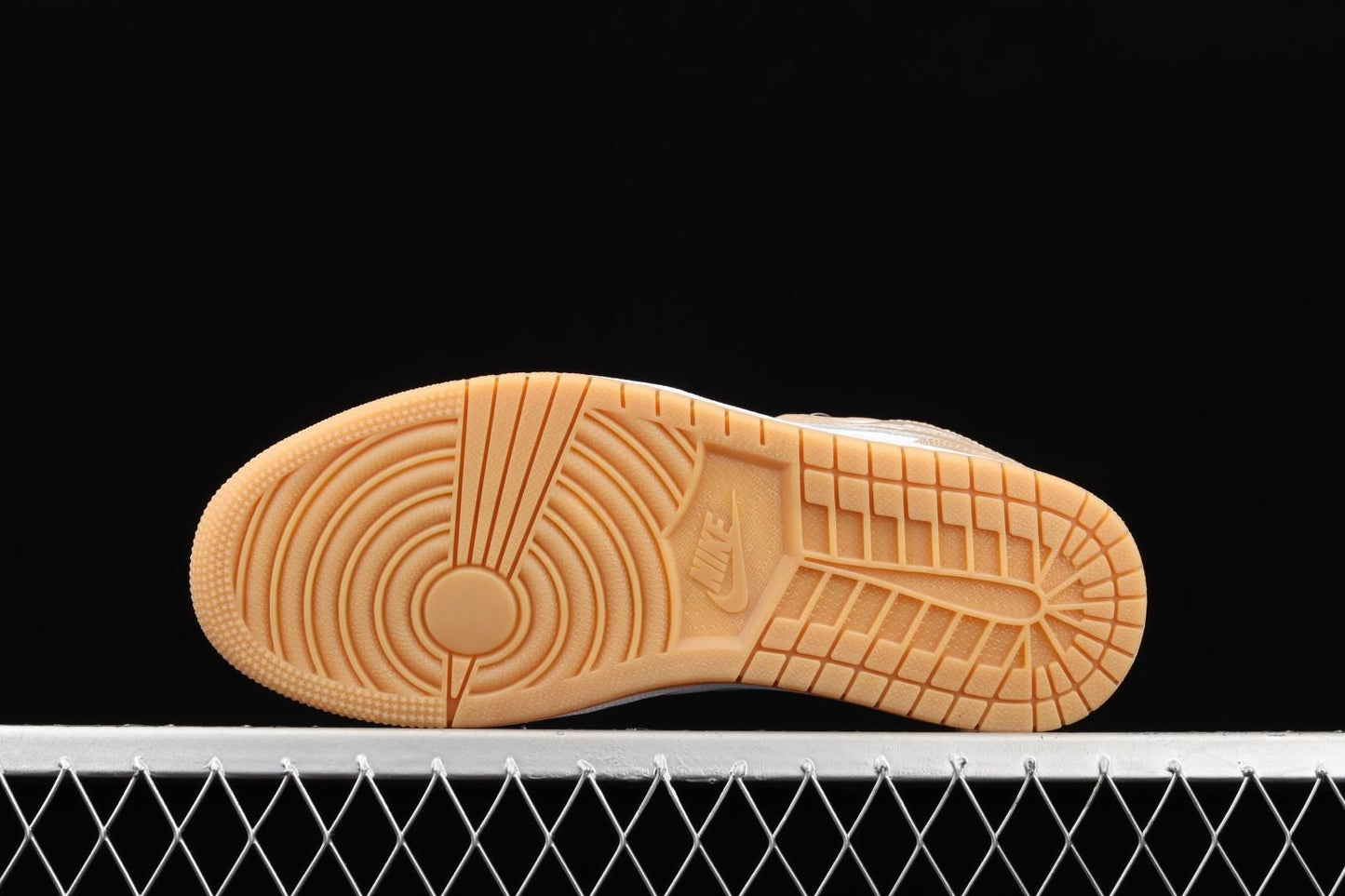 Air Jordan 1 AJ1 Mid – Tan Gum