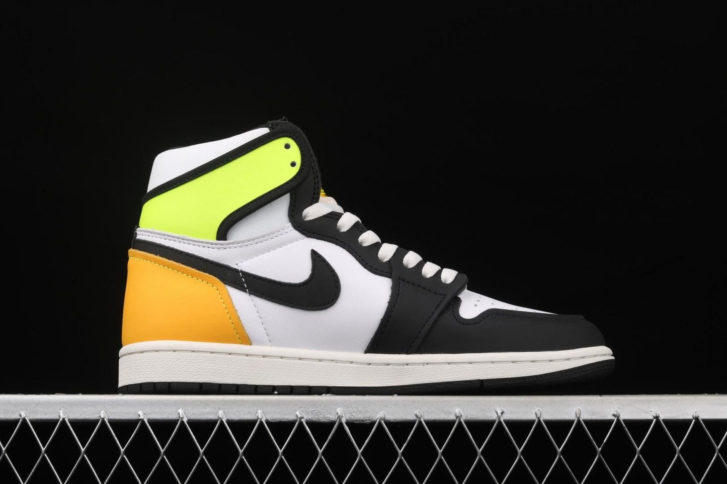 Air Jordan 1 AJ1 Retro High - Volt Gold