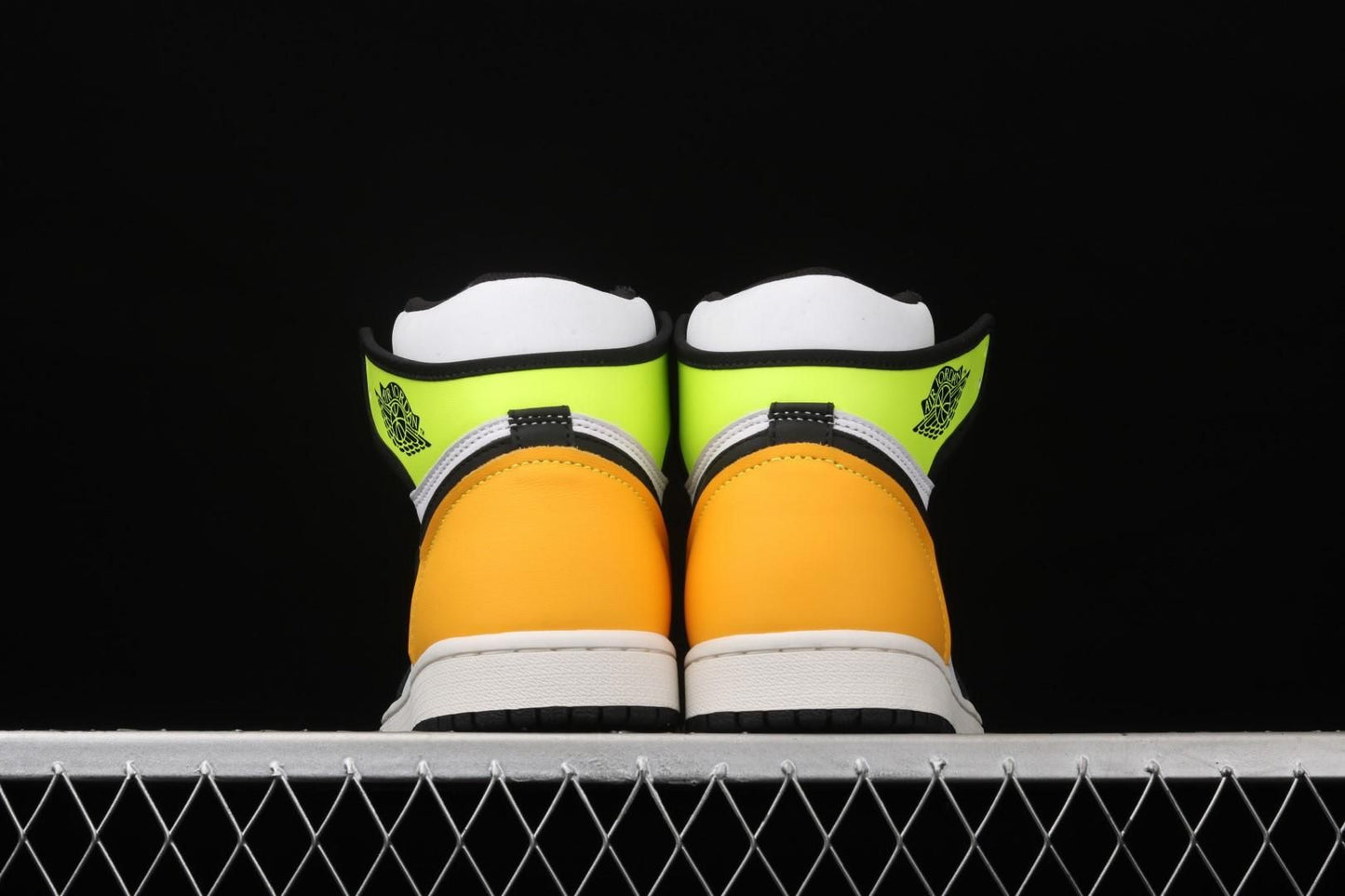 Air Jordan 1 AJ1 Retro High - Volt Gold