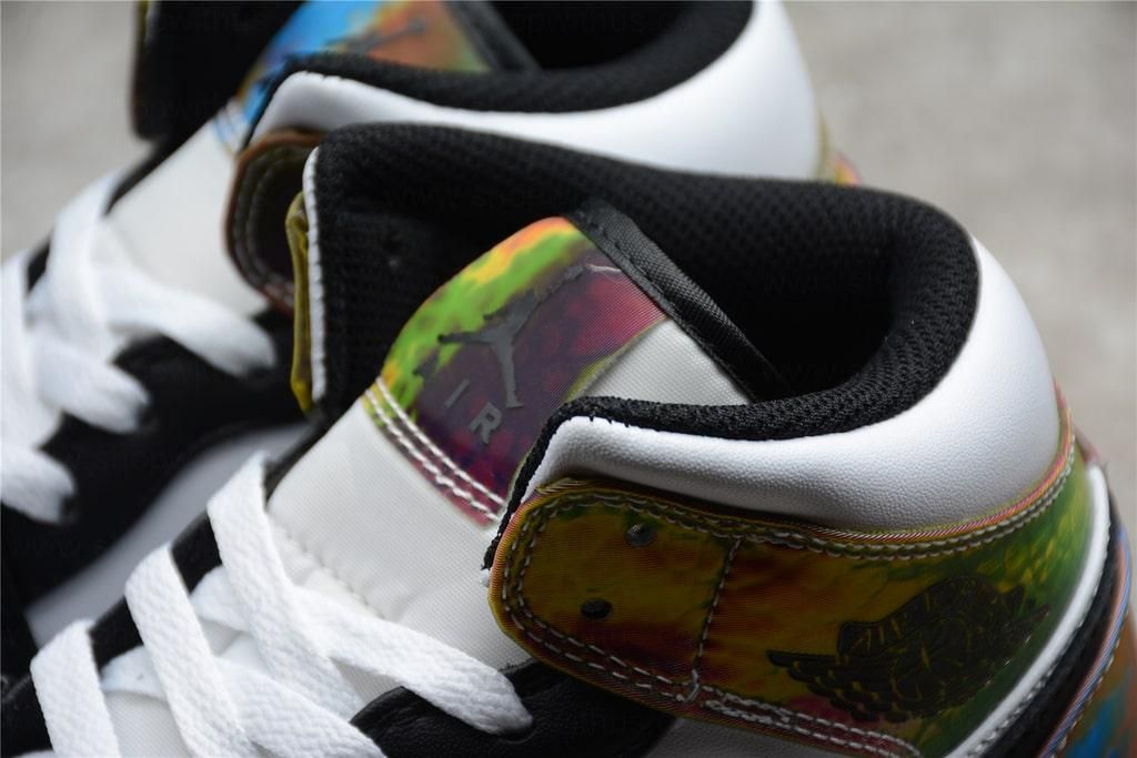 Air Jordan 1 AJ1 Mid – Heat Reactive