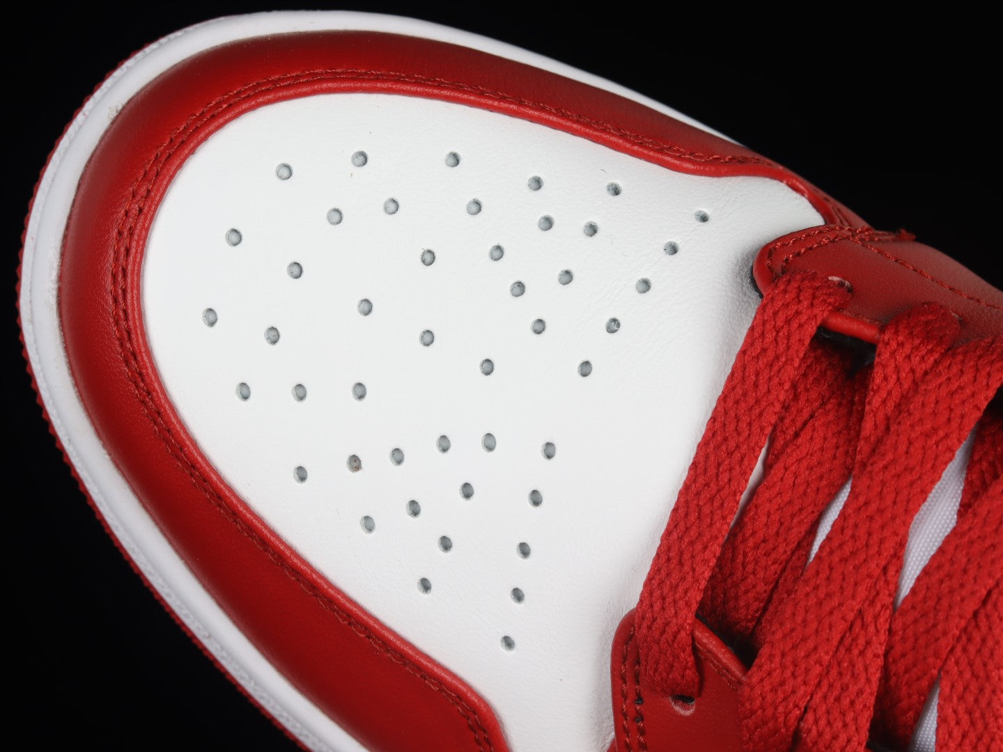 Air Jordan 1 AJ1 Low – Reverse Black Toe