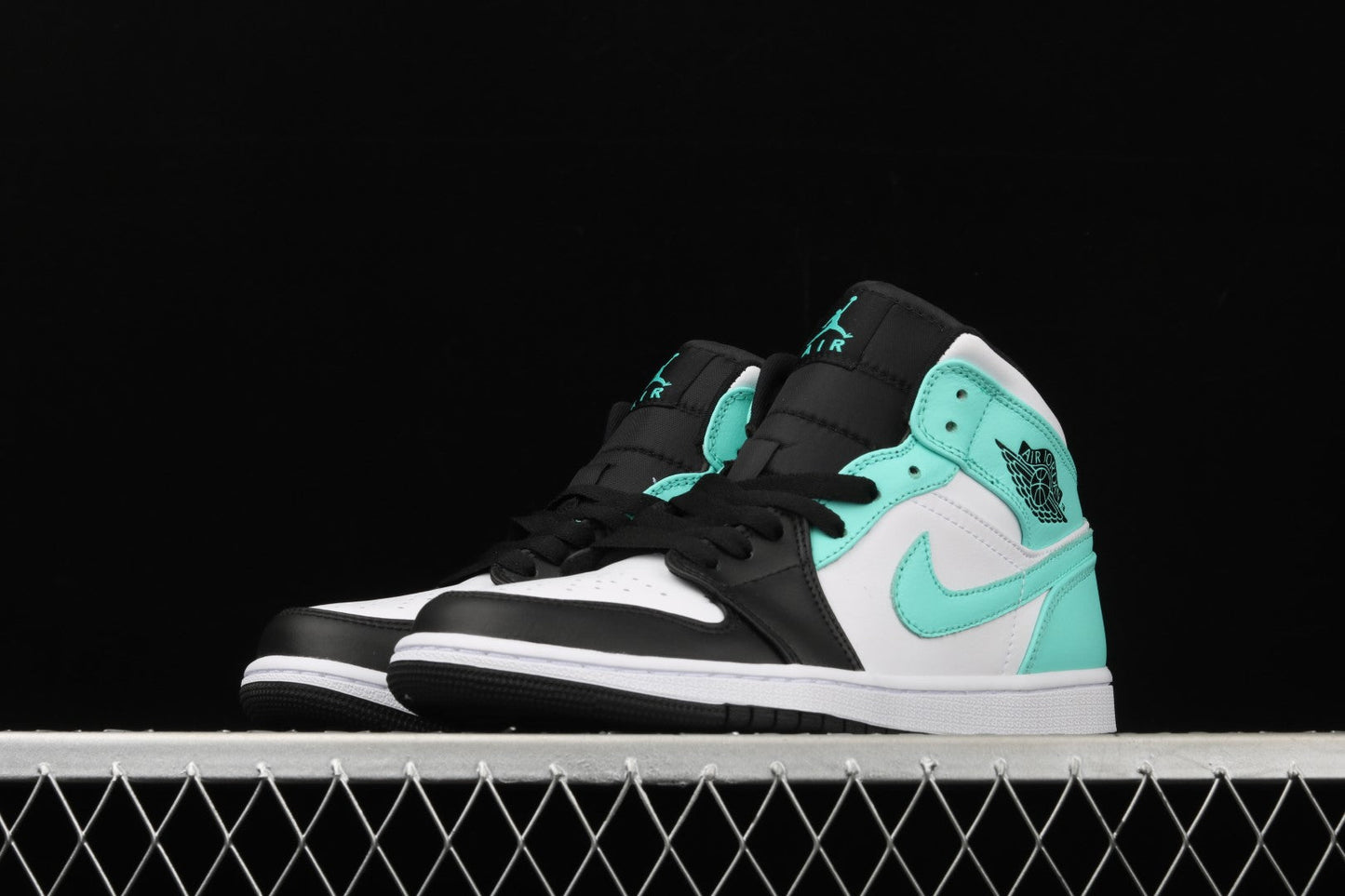 Air Jordan 1 AJ1 Mid Tropical Twist – Igloo